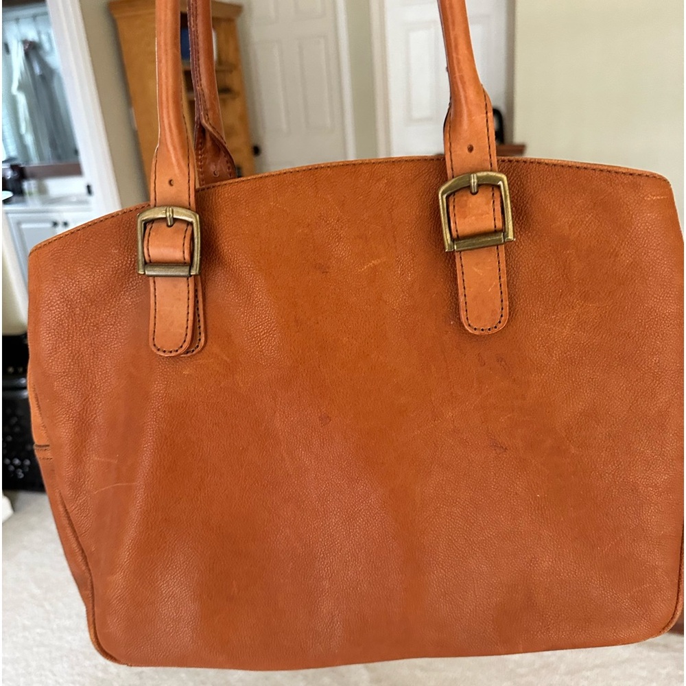 MARK & GRAHAM CAMEL LEATHER PEBBLE TOTE.  Large